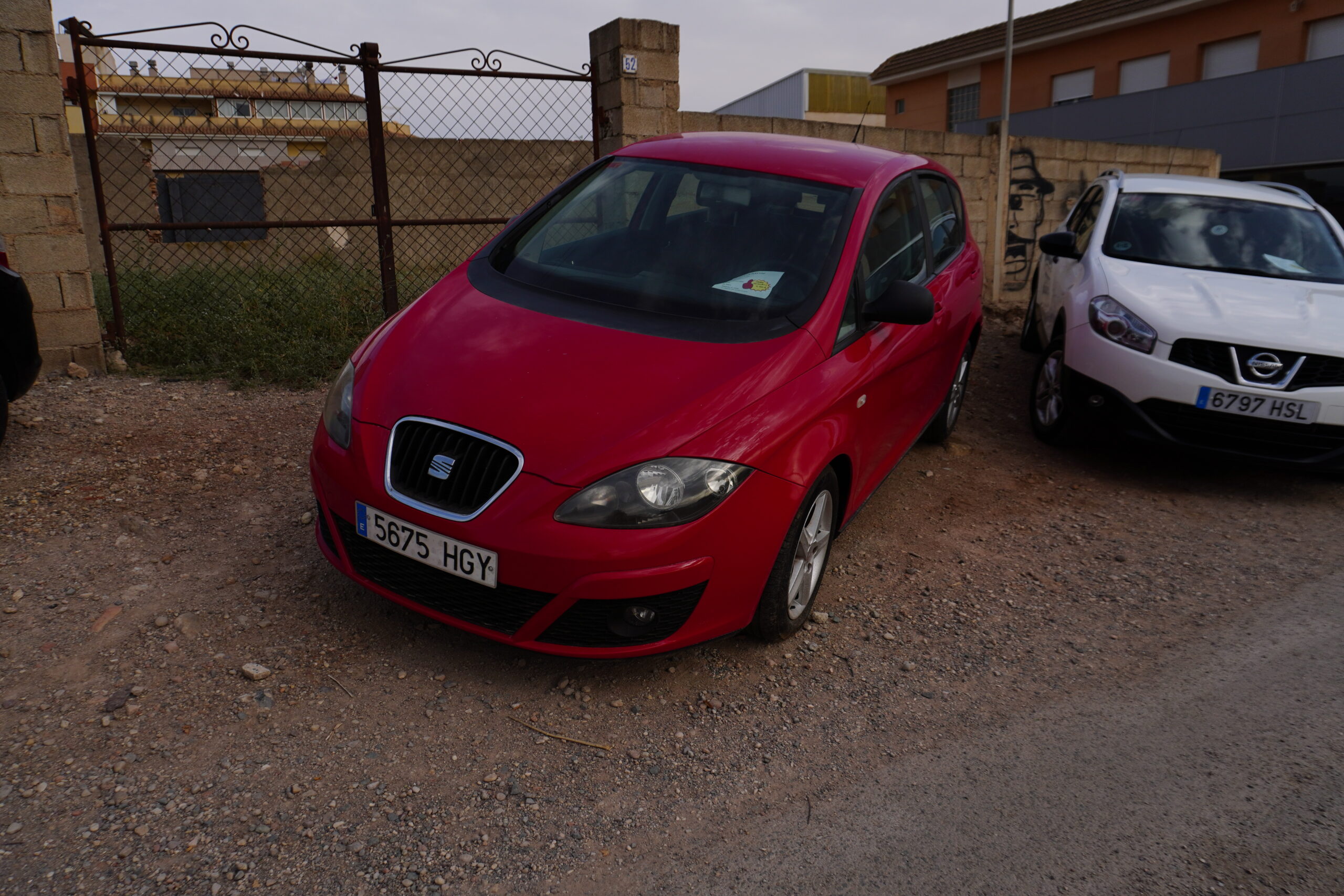 SEAT Altea 1.6 TDI 110CV rojo 2011 segunda mano en Totana – vista frontal
